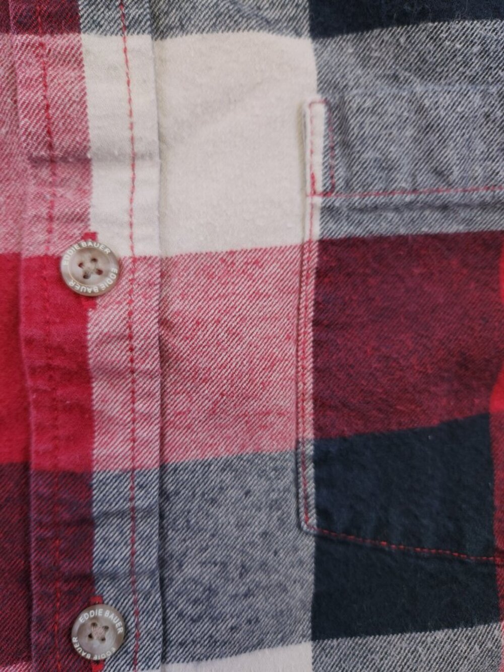 Eddie Bauer Relaxed Fit Men's Medium Red Plaid Flannel Long Sleeve Button Up - Picture 6 of 9